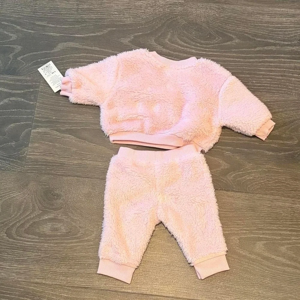 Cat & Jack Baby Pink Faux Fur Sweatshirt and Joggers Set 0-3M NWT